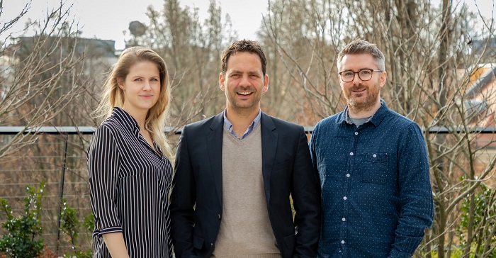 Die MDC-Forschenden Julia Markowski (links), Roland Schwarz (mitte) and Matthew Robert Huska (rechts) wirkten an der Studie mit. (Foto: Felix Petermann/MDC)