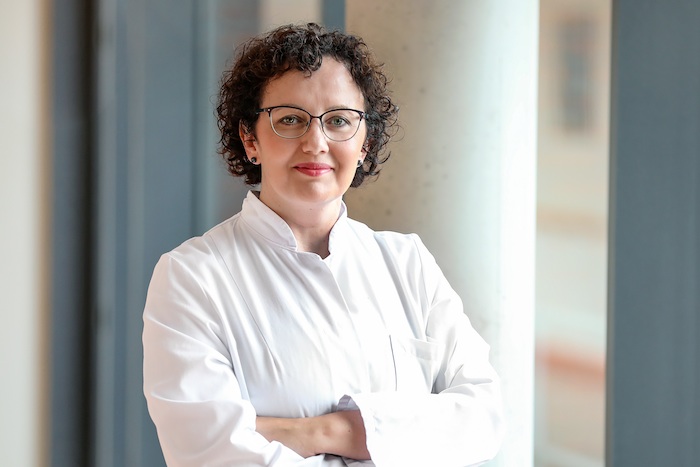 Dr. med. Matylda Nosul, Chefärztin des Zentrums für Geriatrie und Physikalische Medizin im Helios Klinikum Berlin-Buch. (Foto:  Thomas Oberländer | Helios Kliniken)