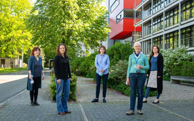 v.l.n.r.: Inge Krahn, Marina Kolesnichenko, Uta Höpken, Eva Kärgel, Jana Wolf (Foto: Felix Petermann, MDC)