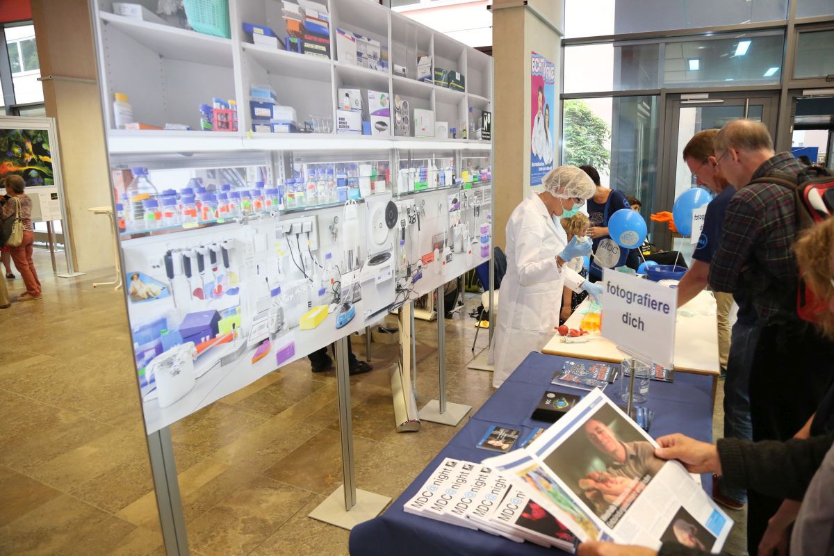 MDC-Aktionsstand - hier zur Lange Nacht der Wissenschaften (Foto: Patrick Meinhold)