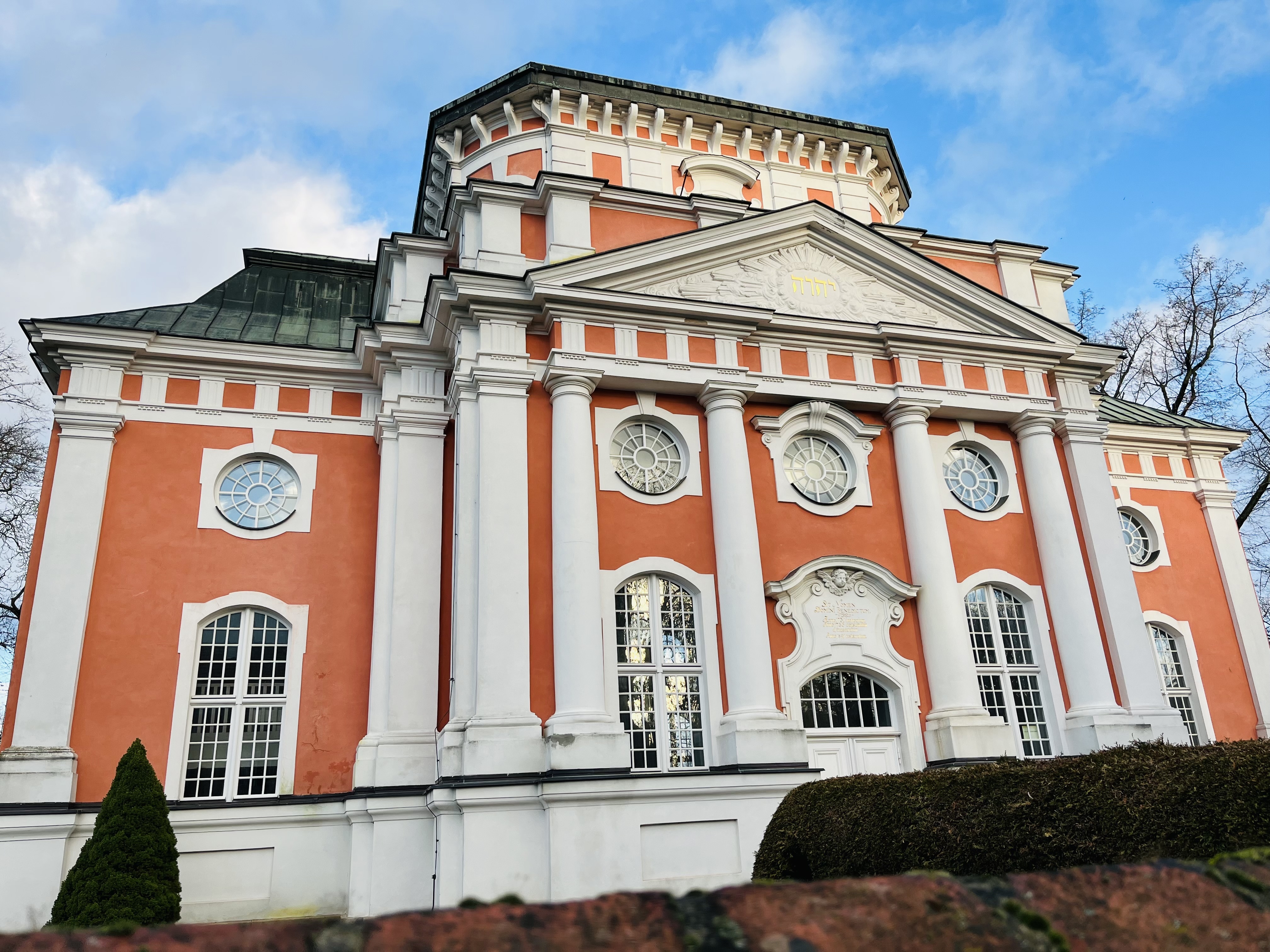 Doppelt so hoch im Stadtbild, heller und mit neuem Klang im Innenraum - so wird sich die Schlosskirche verändern. Die Glocken werden wieder von hoch oben läuten.(Foto: Campus Berlin-Buch GmbH)
