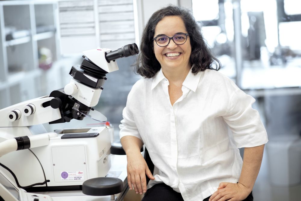 Ana Pombo im Labor. Foto: Pablo Castagnola, Max Delbrück Center