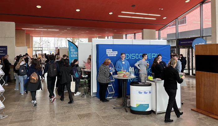 Blick in die Berufswahlmesse vocatium 2023 am MDC.C auf dem Campus Berlin-Buch