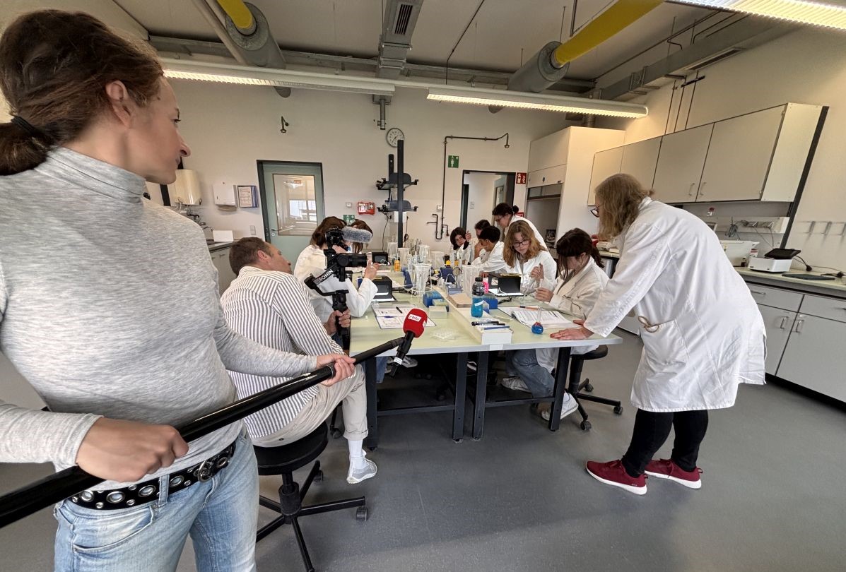 Dreharbeiten im Gläsernen Labor. Foto: Gläsernes Labor